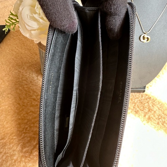 Authentic Chanel Wallet - Picture 16 of 17